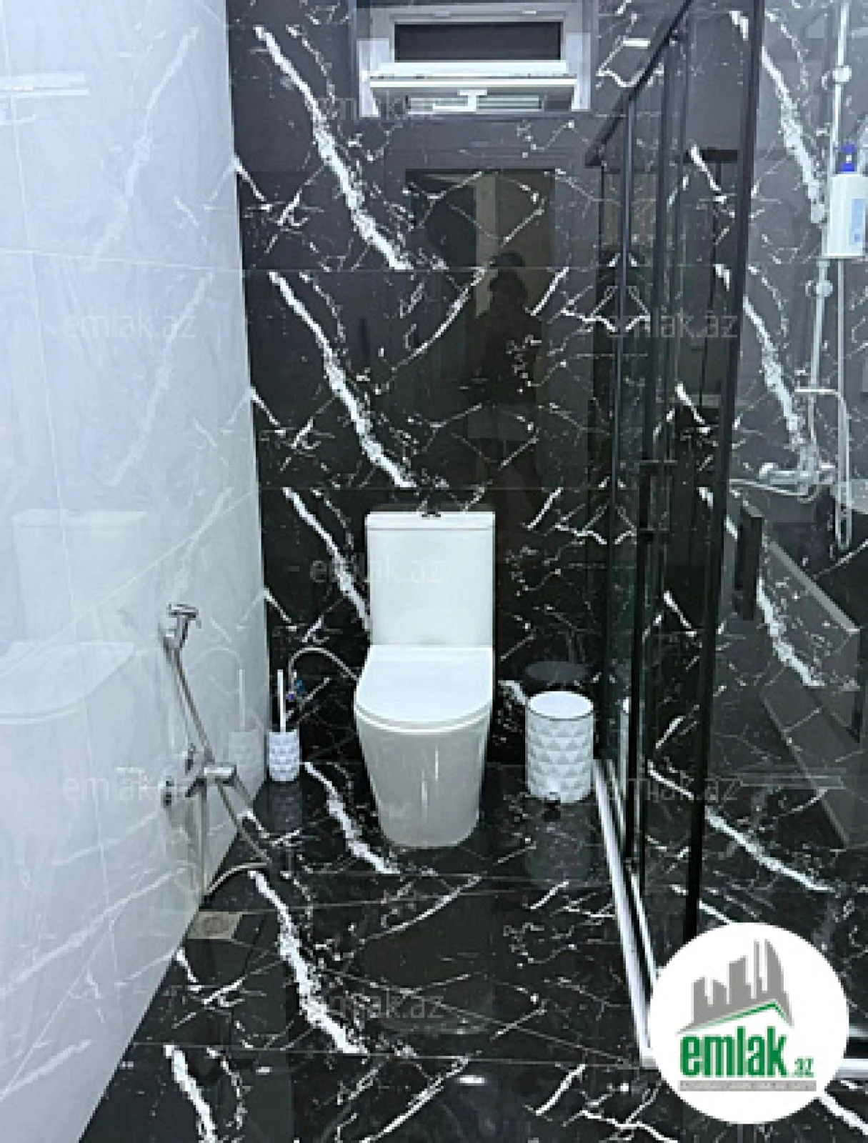 Satılır 4 otaqlı mənzil 120 m²