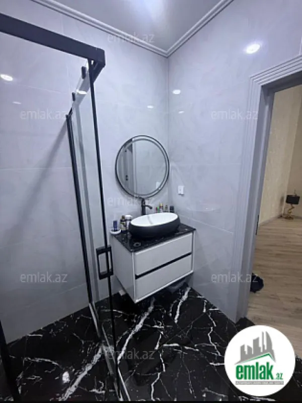 Satılır 4 otaqlı mənzil 120 m²