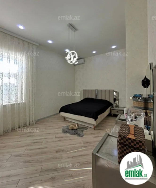 Satılır 4 otaqlı mənzil 120 m²