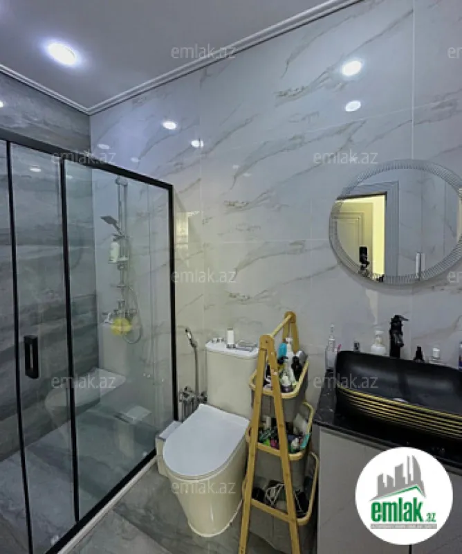 Satılır 4 otaqlı mənzil 120 m²