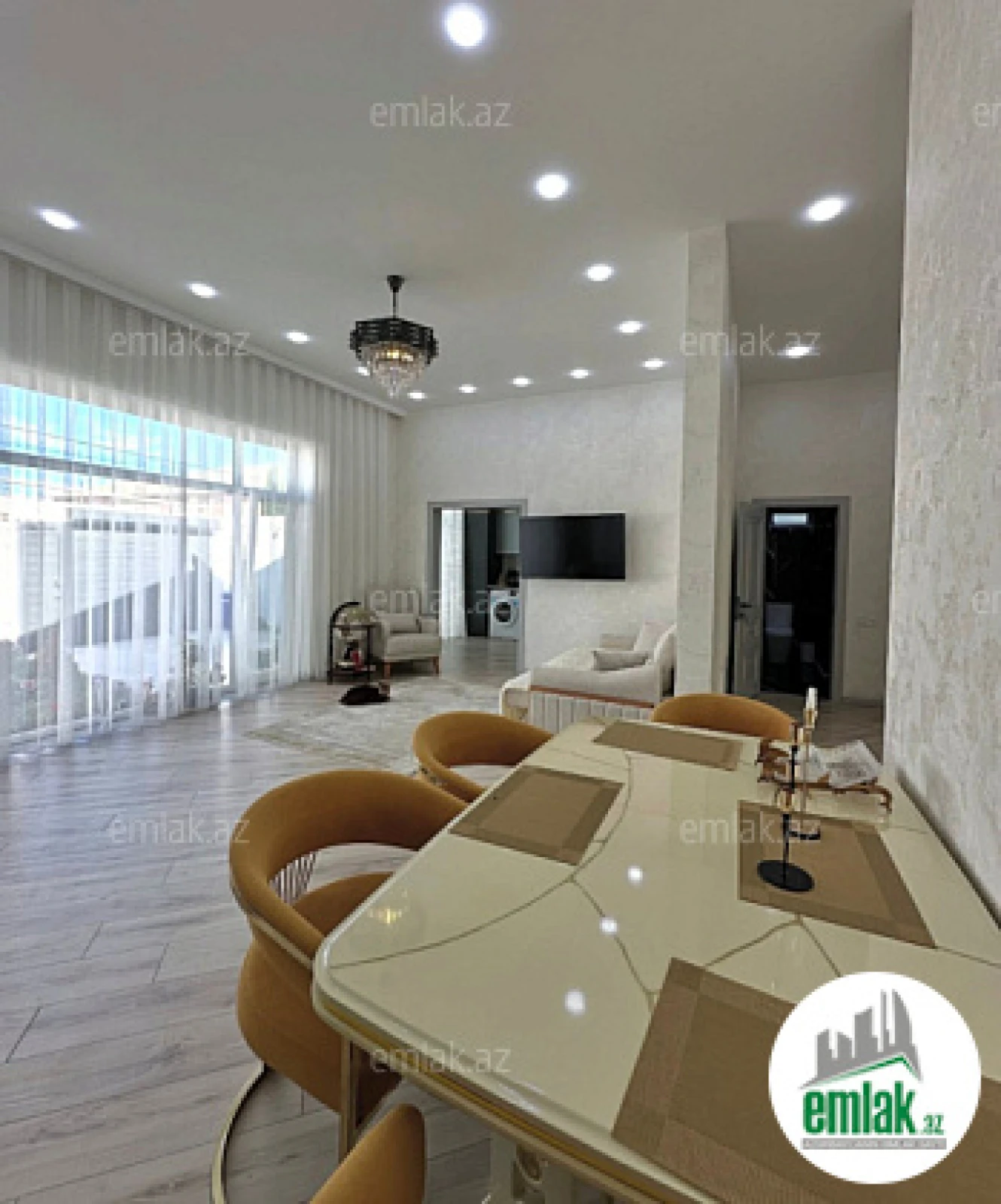 Satılır 4 otaqlı mənzil 120 m²