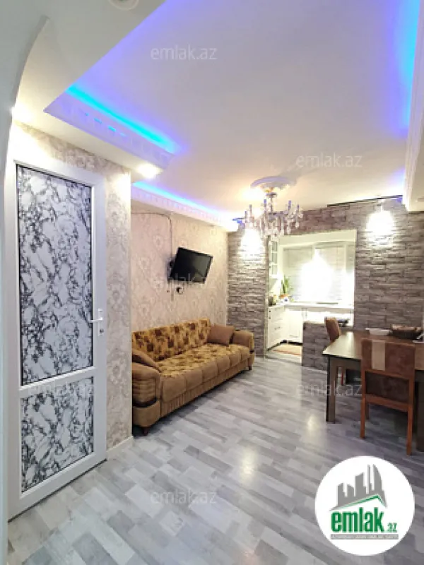 Satılır 3 otaqlı köhnə tikili 70 m²