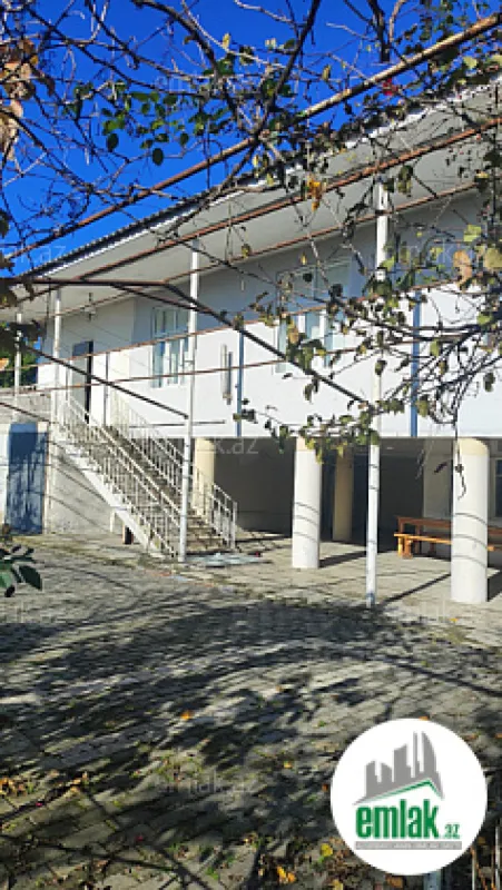 Satılır 4 otaqlı həyət evi 200 m²