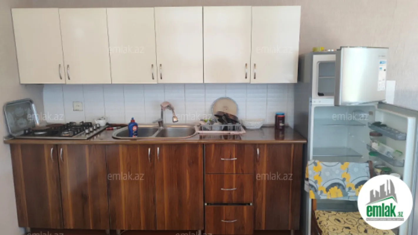 Satılır 4 otaqlı həyət evi 200 m²