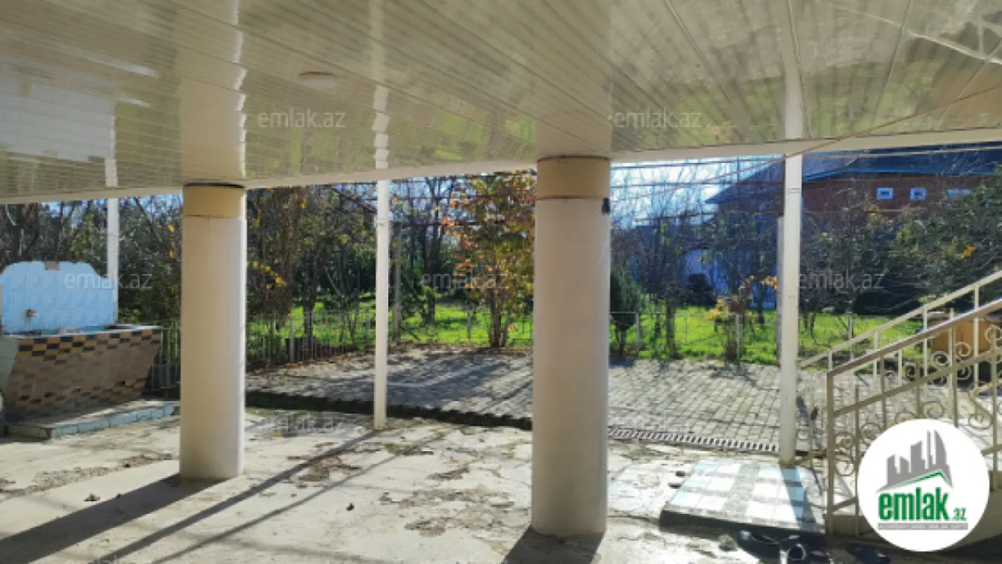 Satılır 4 otaqlı həyət evi 200 m²