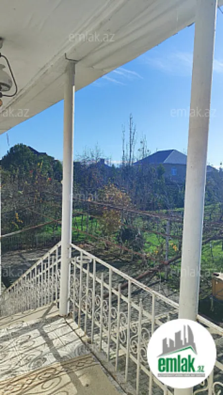 Satılır 4 otaqlı həyət evi 200 m²