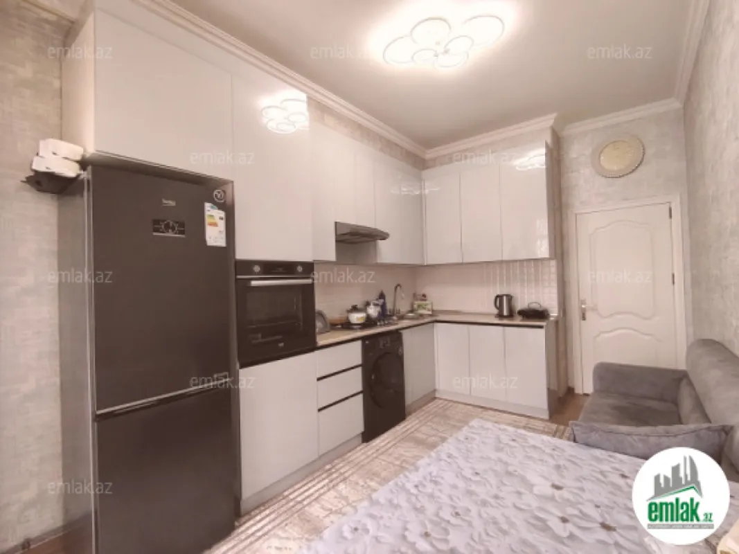 Satılır 3 otaqlı yeni tikili 110 m²