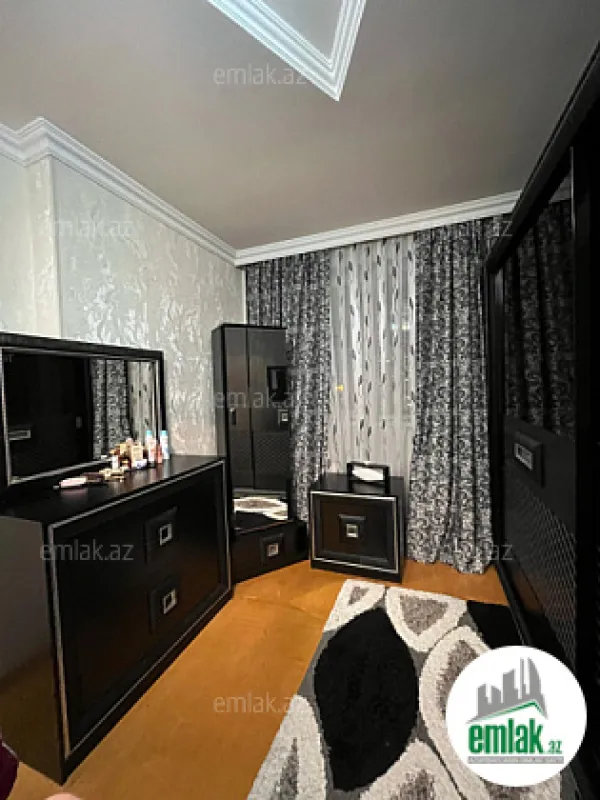 Satılır 5 otaqlı köhnə tikili 120 m²