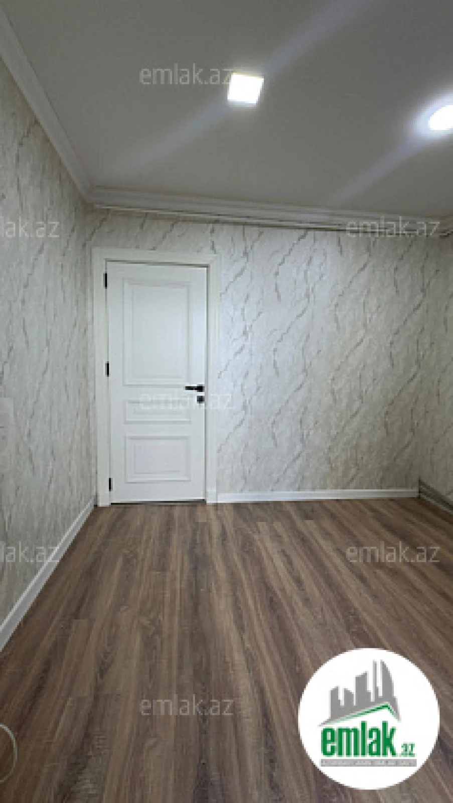 Satılır 2 otaqlı köhnə tikili 47 m²