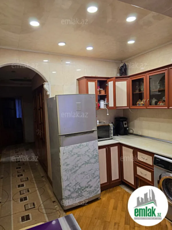 Satılır 3 otaqlı köhnə tikili 90 m²