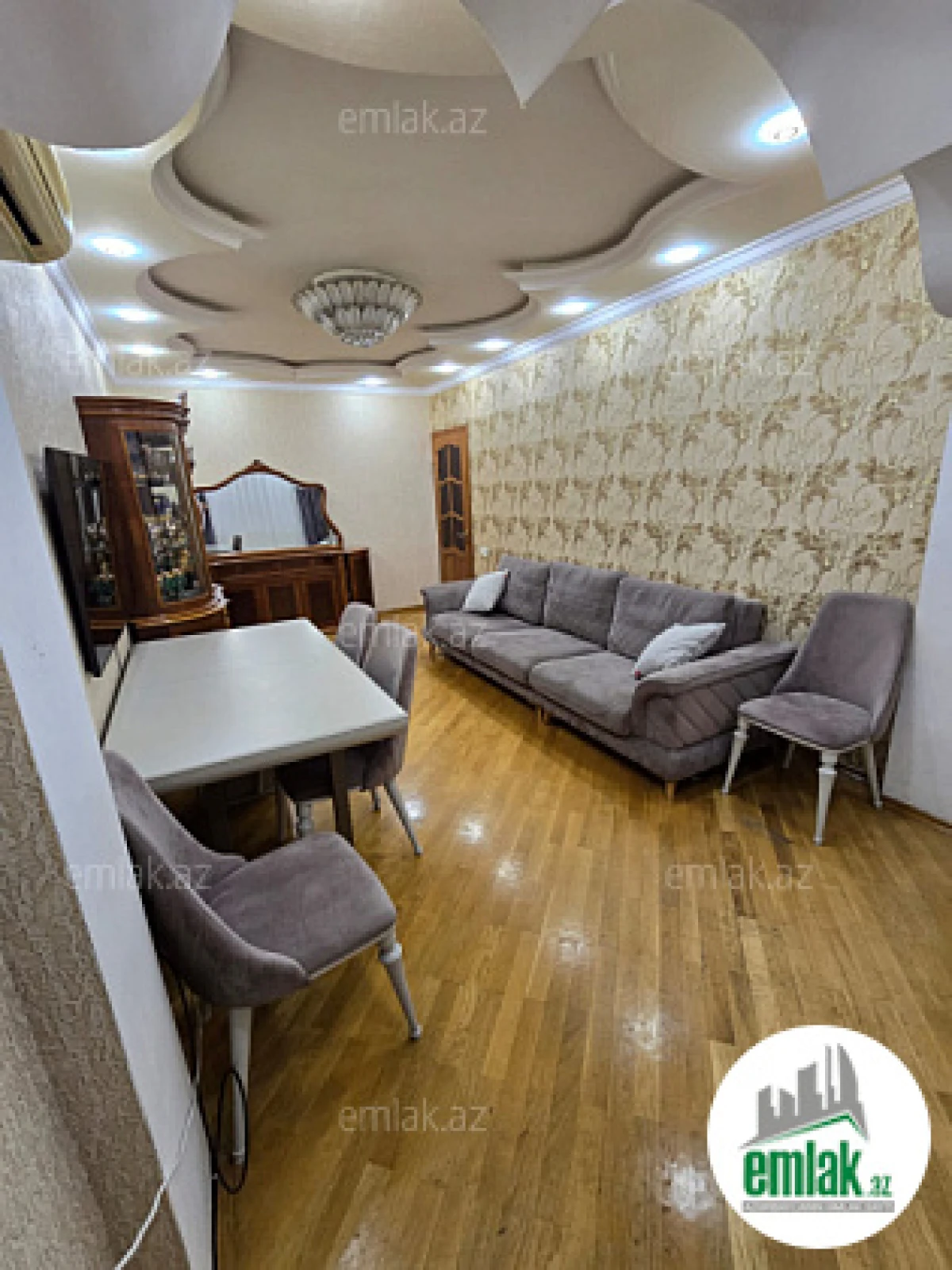 Satılır 3 otaqlı köhnə tikili 90 m²