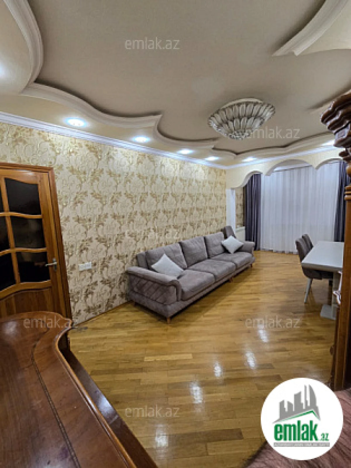 Satılır 3 otaqlı köhnə tikili 90 m²