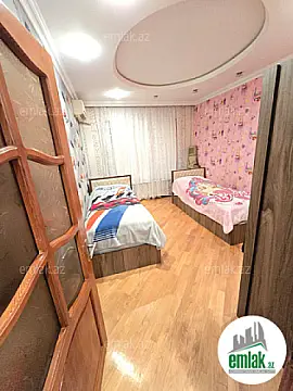 Satılır 3 otaqlı köhnə tikili 90 m²