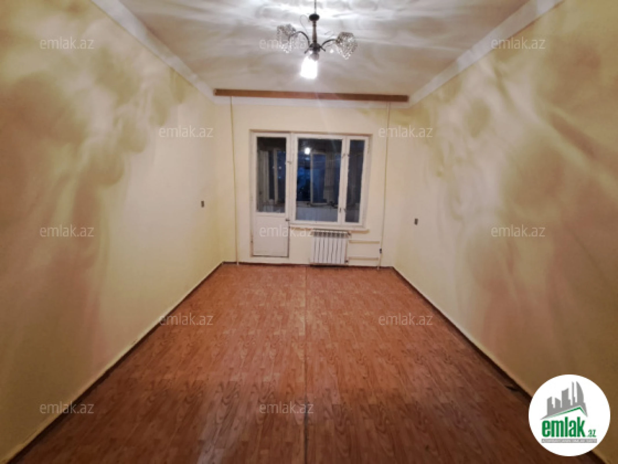 Satılır 2 otaqlı köhnə tikili 55 m²