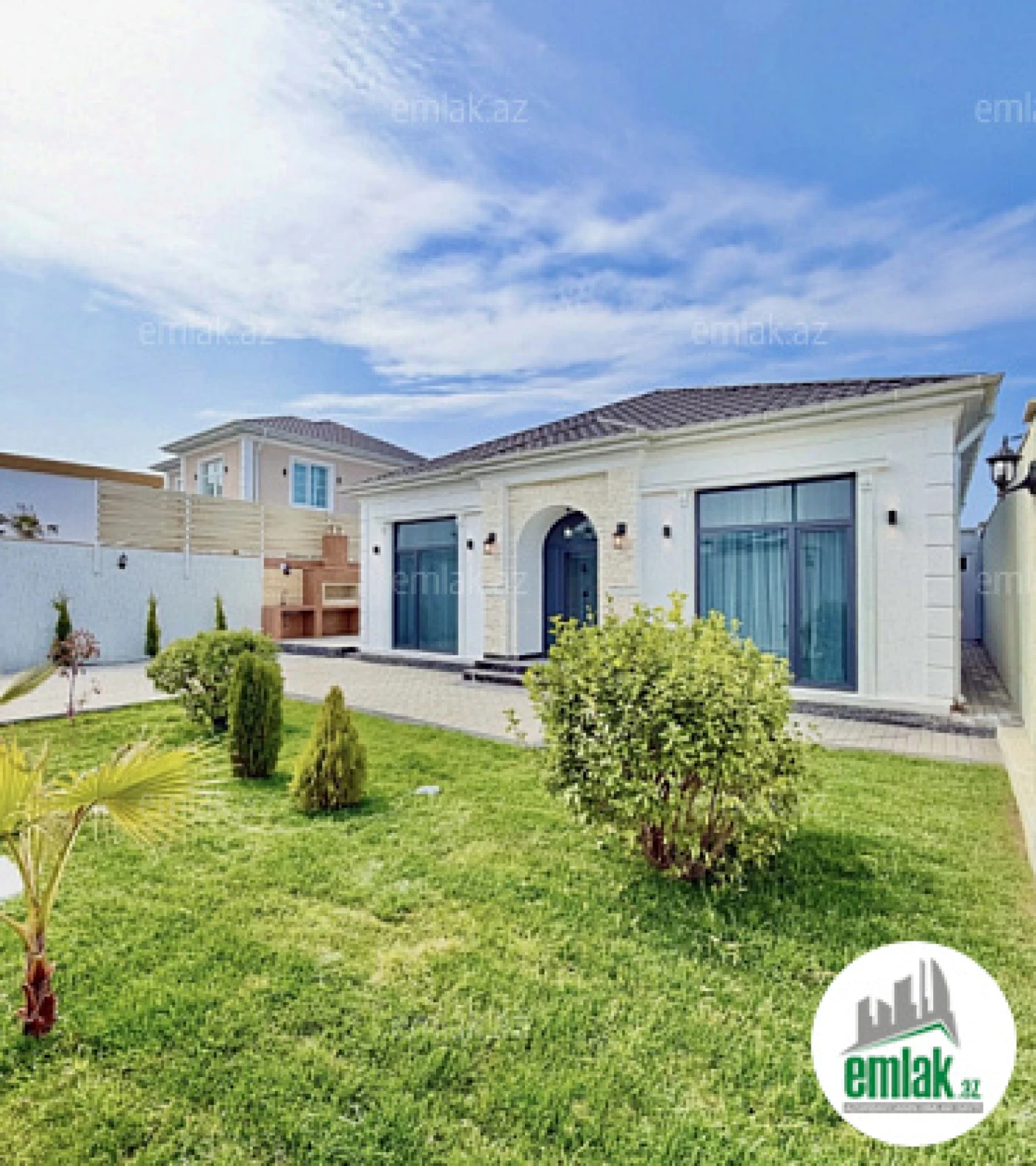 Satılır 4 otaqlı mənzil 130 m²