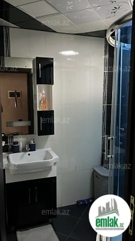 Satılır 2 otaqlı köhnə tikili 60 m²