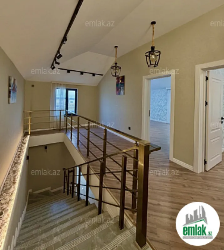 Satılır 4 otaqlı mənzil 150 m²