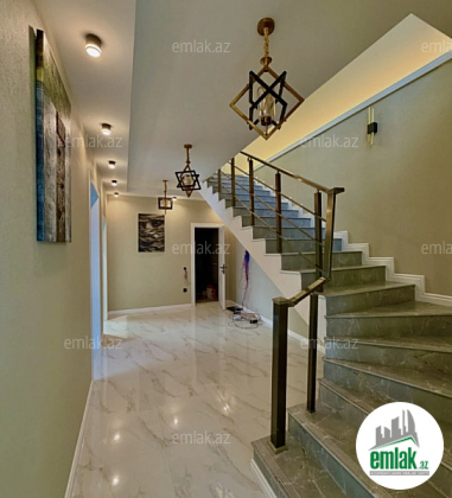 Satılır 4 otaqlı mənzil 150 m²