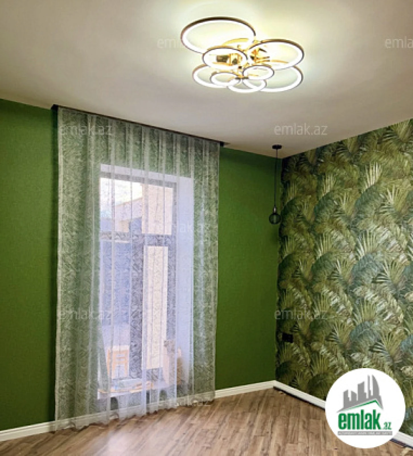 Satılır 4 otaqlı mənzil 150 m²