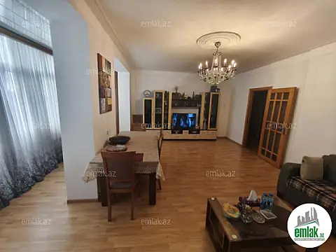 Satılır 4 otaqlı köhnə tikili 110 m² — Bakı 4 otaq 110.00 m²