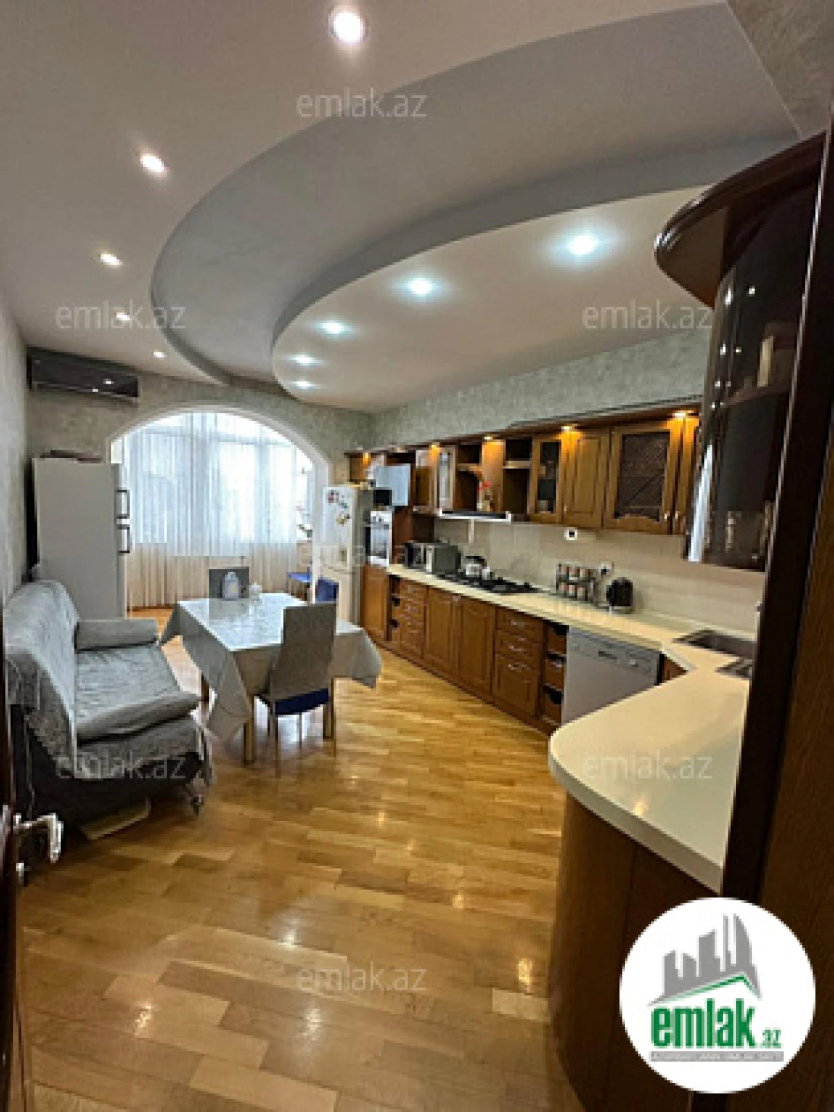 Satılır 4 otaqlı yeni tikili 172 m²