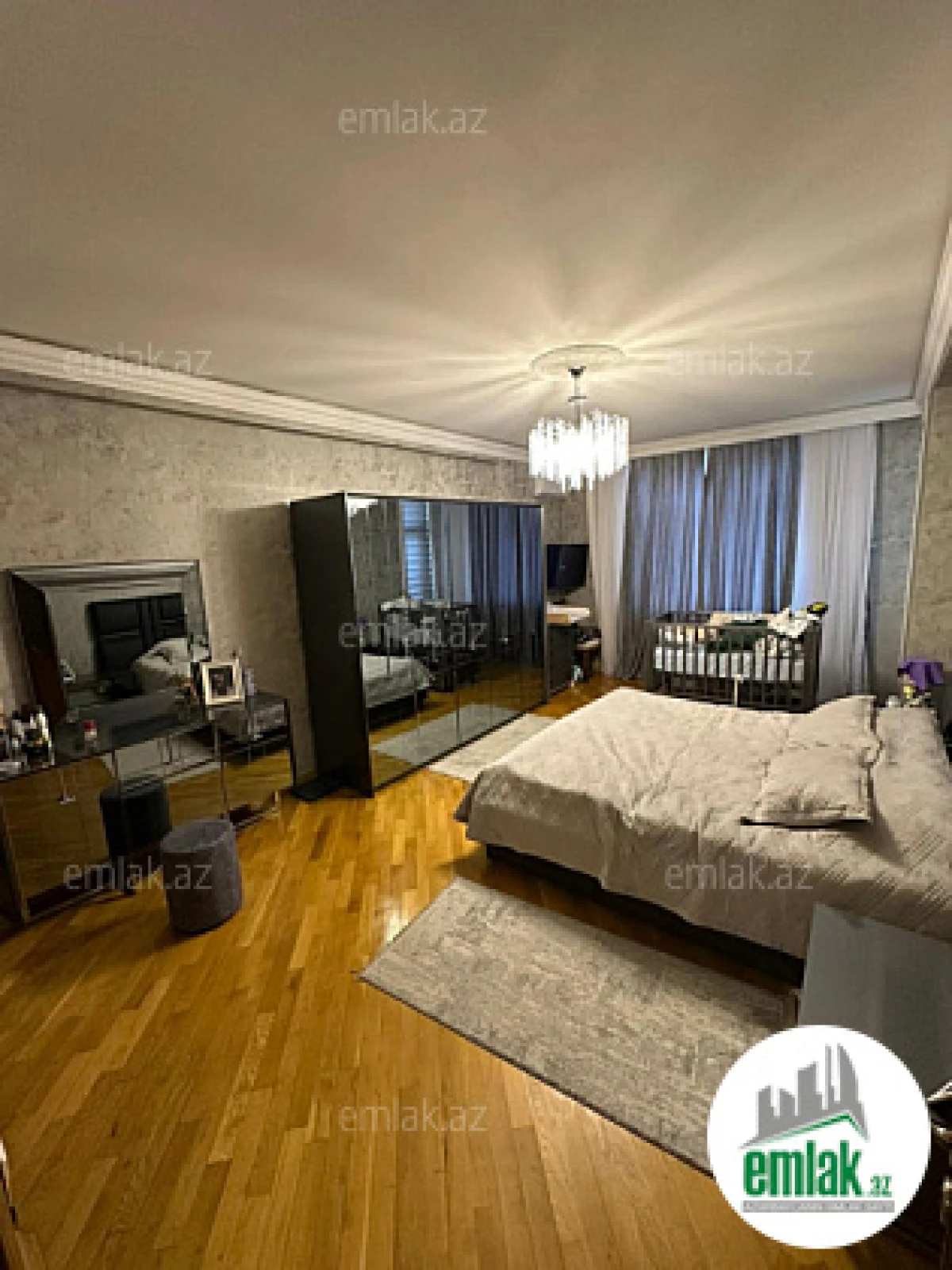 Satılır 4 otaqlı yeni tikili 172 m²