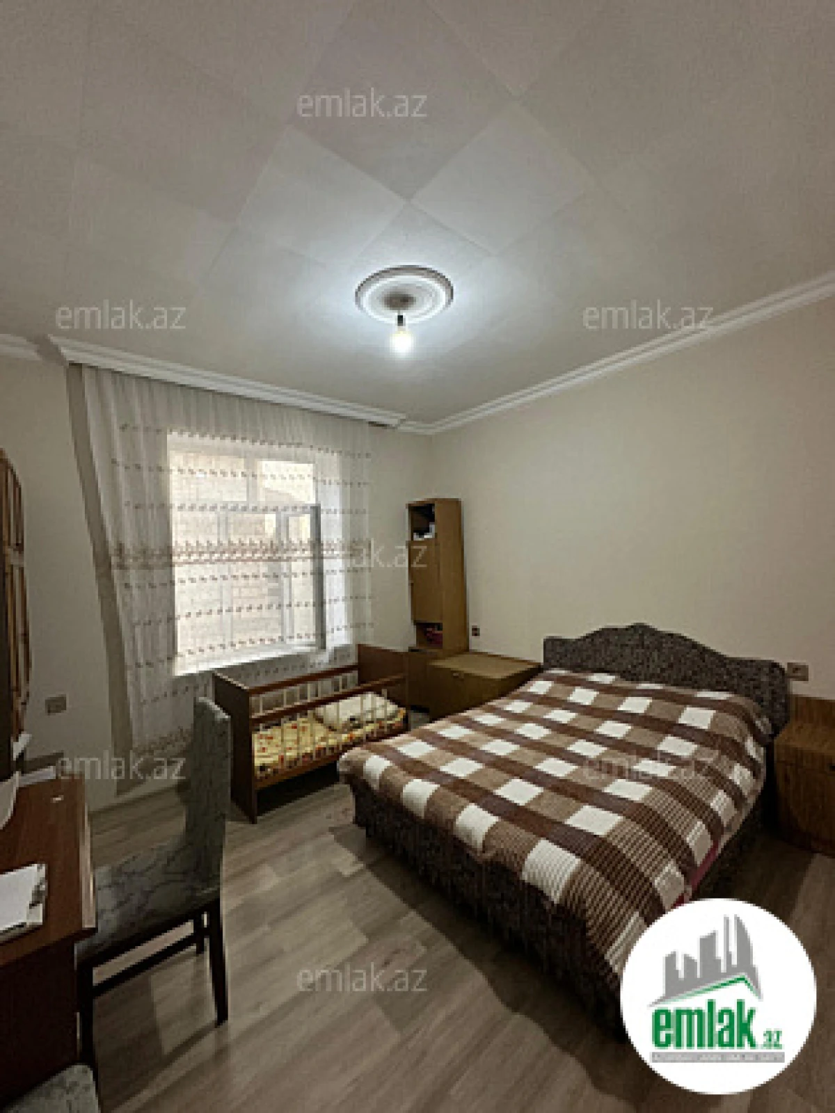 Satılır 9 otaqlı həyət evi 160 m²
