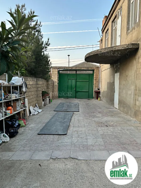 Satılır 9 otaqlı həyət evi 160 m²