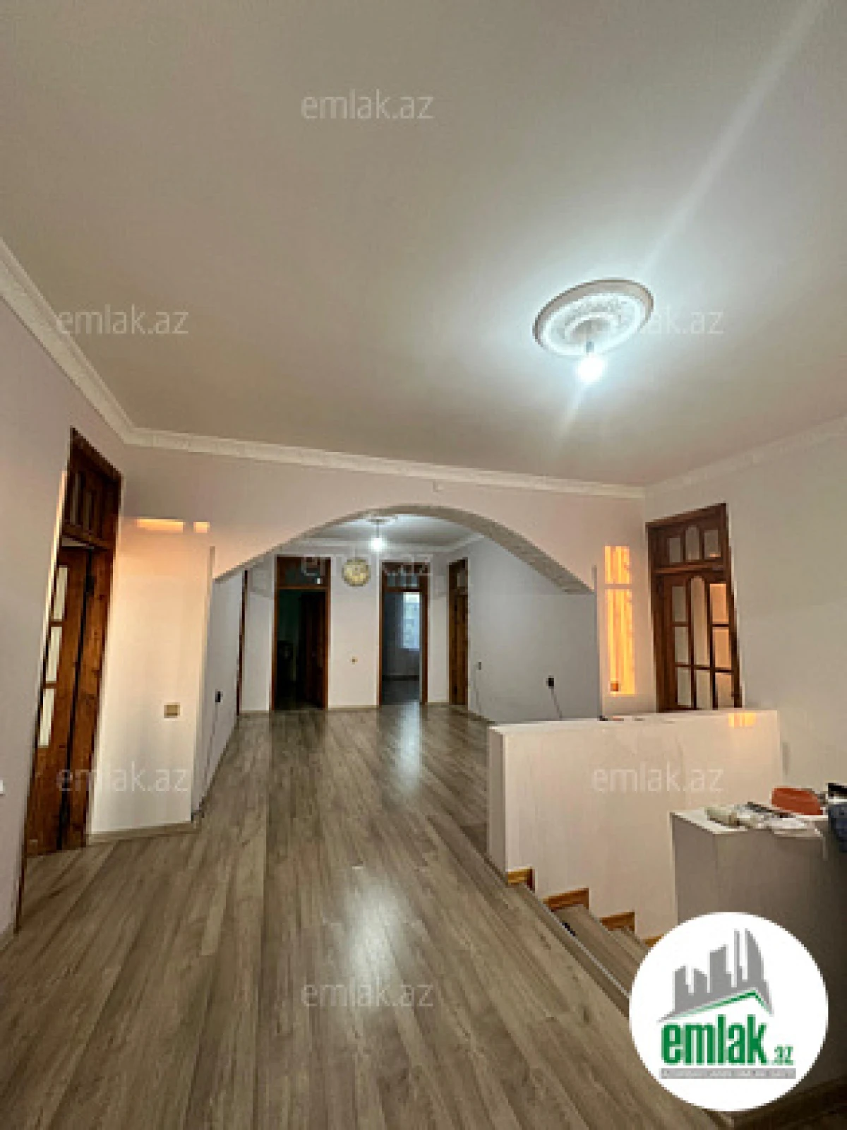 Satılır 9 otaqlı həyət evi 160 m²