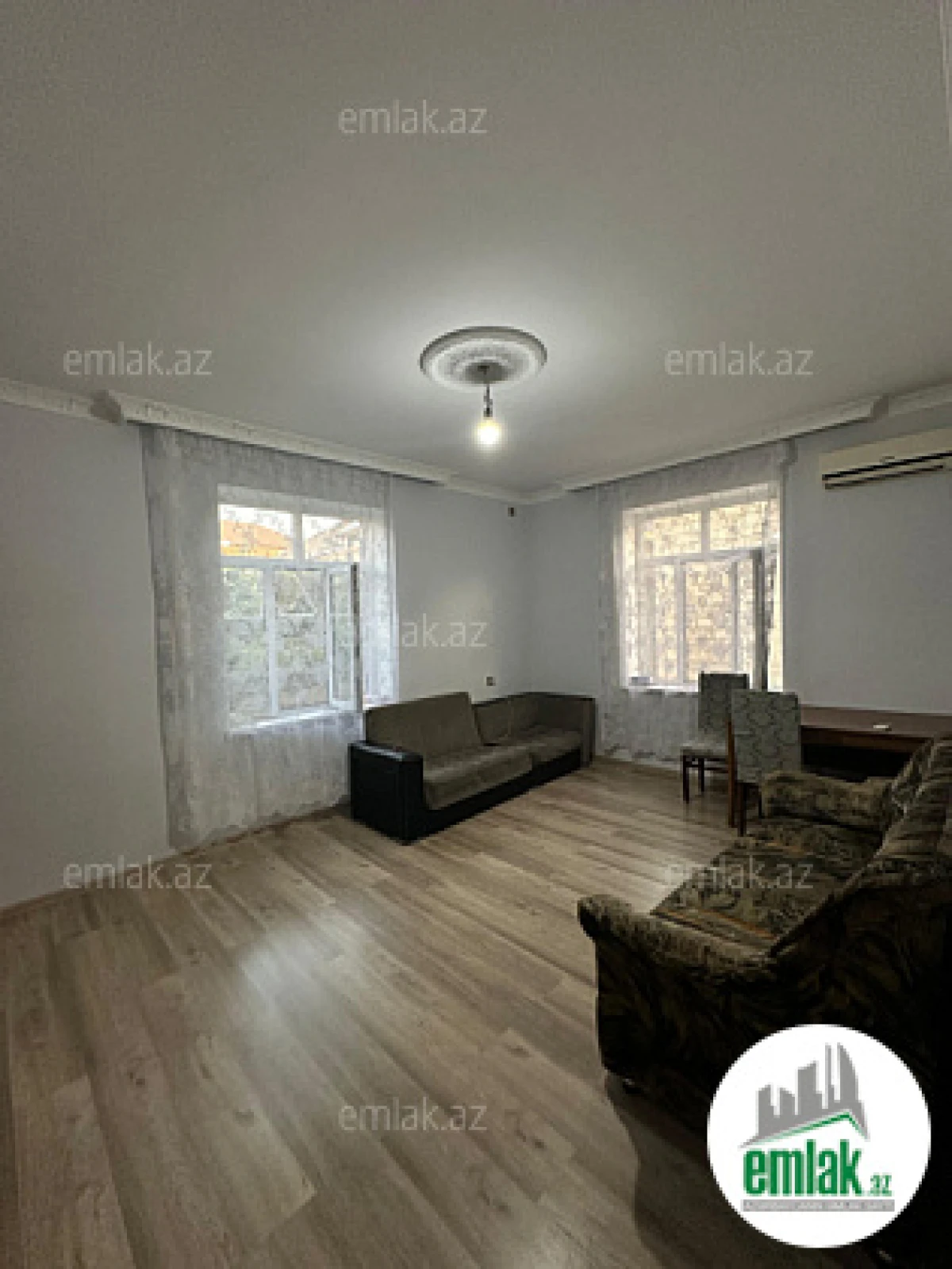 Satılır 9 otaqlı həyət evi 160 m²