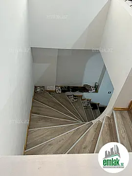 Satılır 9 otaqlı həyət evi 160 m²