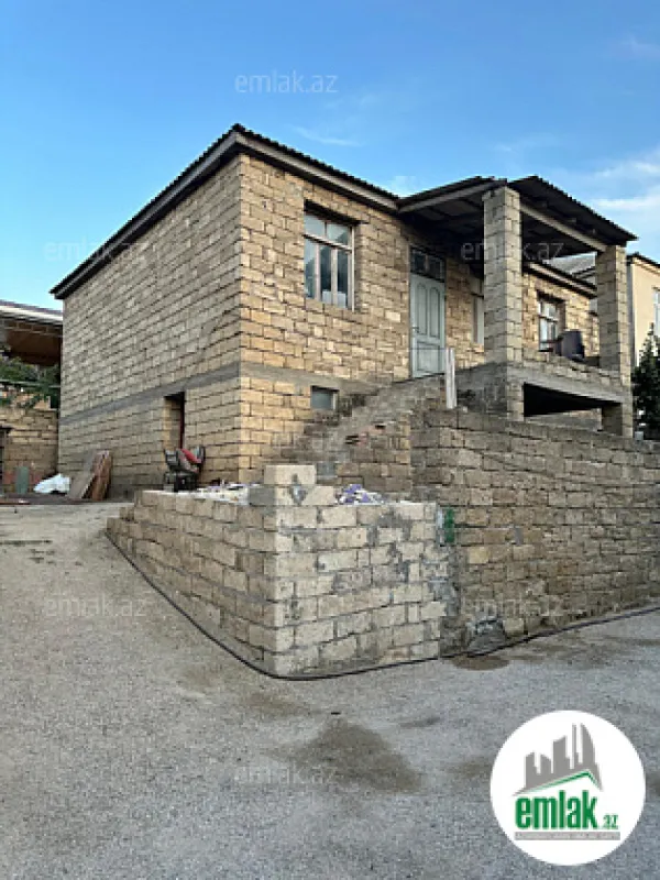 Satılır 9 otaqlı həyət evi 160 m²