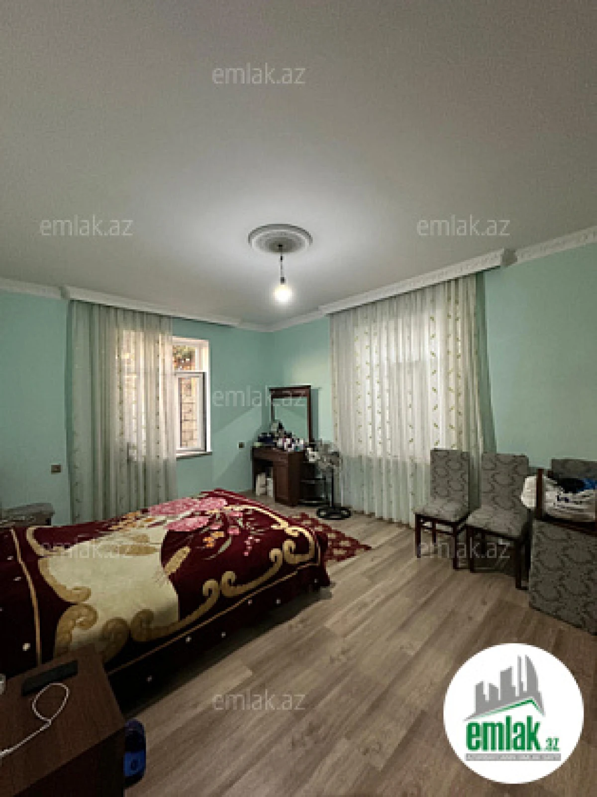Satılır 9 otaqlı həyət evi 160 m²