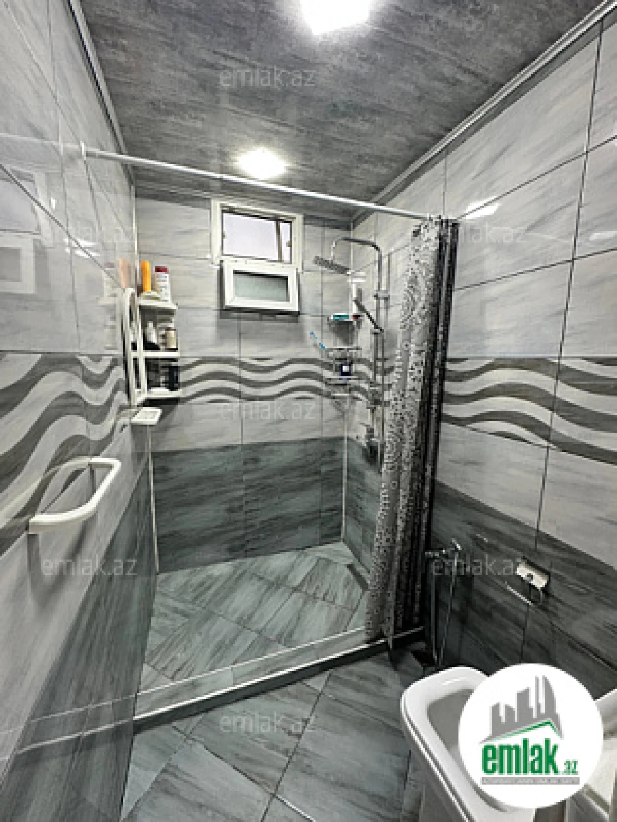 Satılır 9 otaqlı həyət evi 160 m²