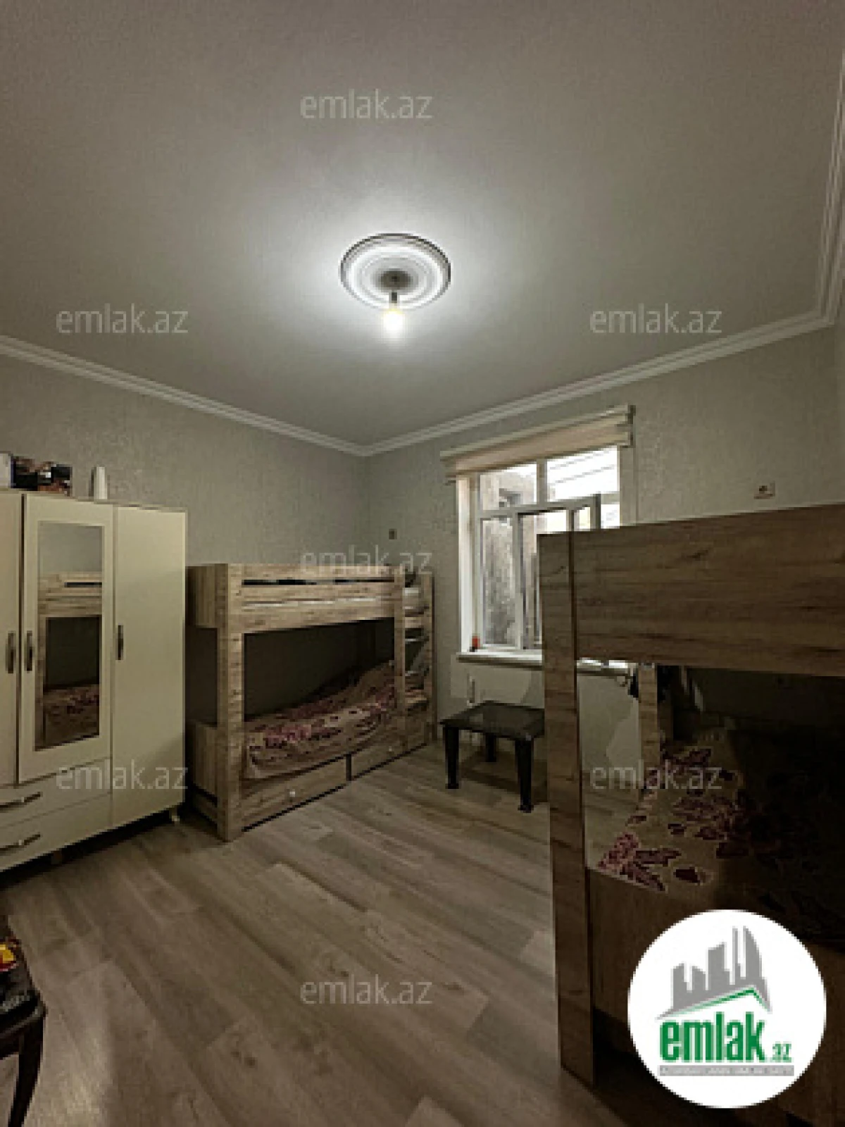 Satılır 9 otaqlı həyət evi 160 m²