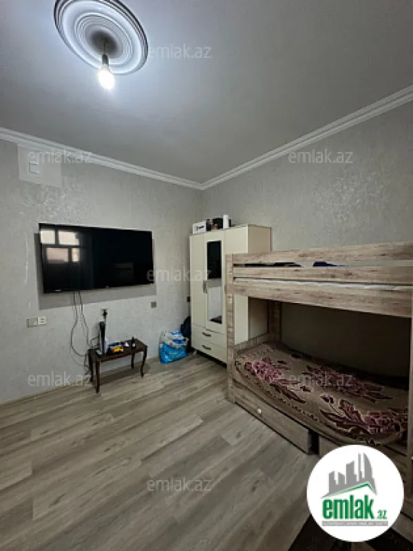Satılır 9 otaqlı həyət evi 160 m²