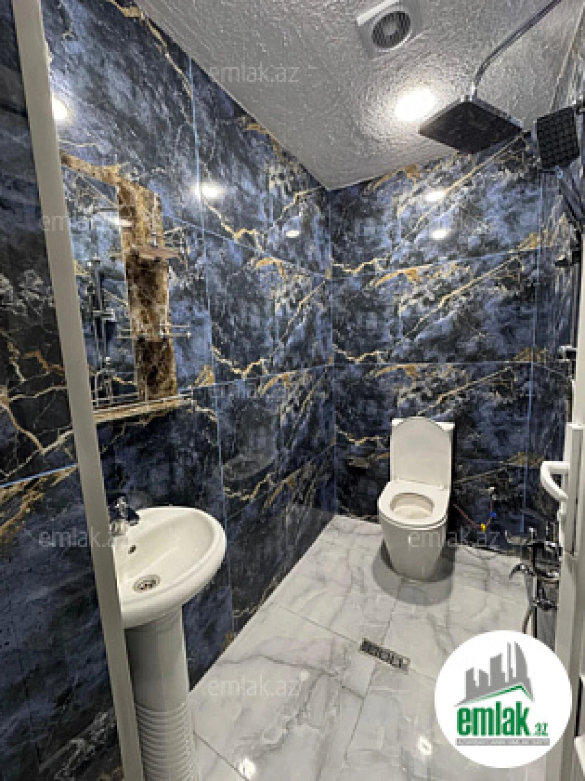 Satılır 4 otaqlı mənzil 120 m²