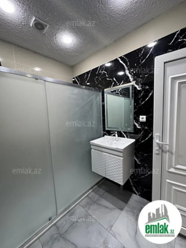 Satılır 4 otaqlı mənzil 120 m²