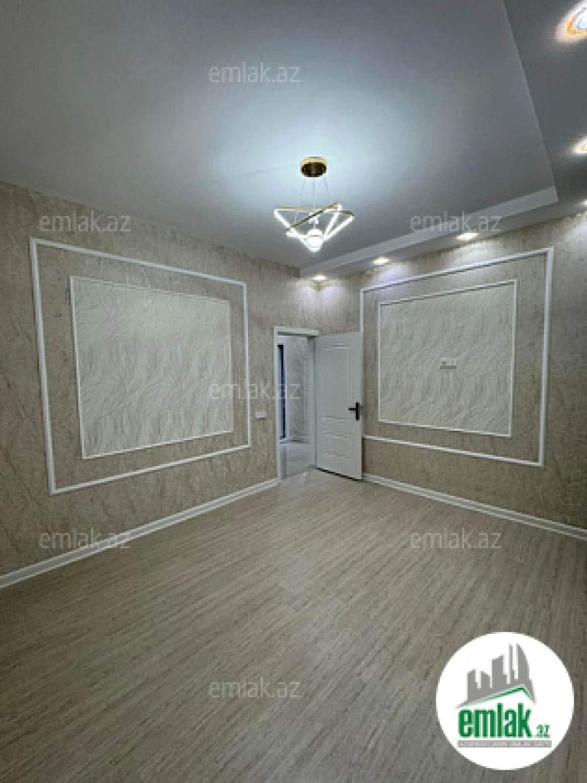 Satılır 4 otaqlı mənzil 120 m²
