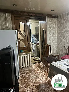 Satılır 3 otaqlı köhnə tikili 85 m²