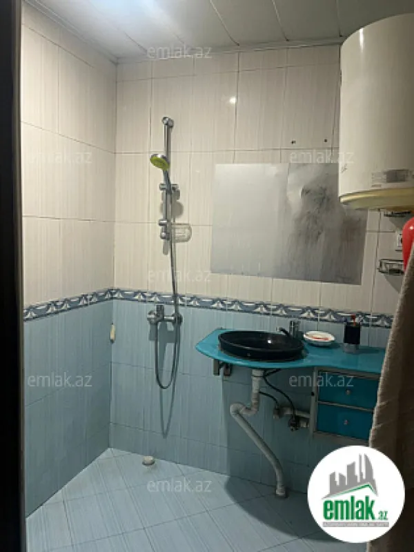 Satılır 3 otaqlı köhnə tikili 85 m²