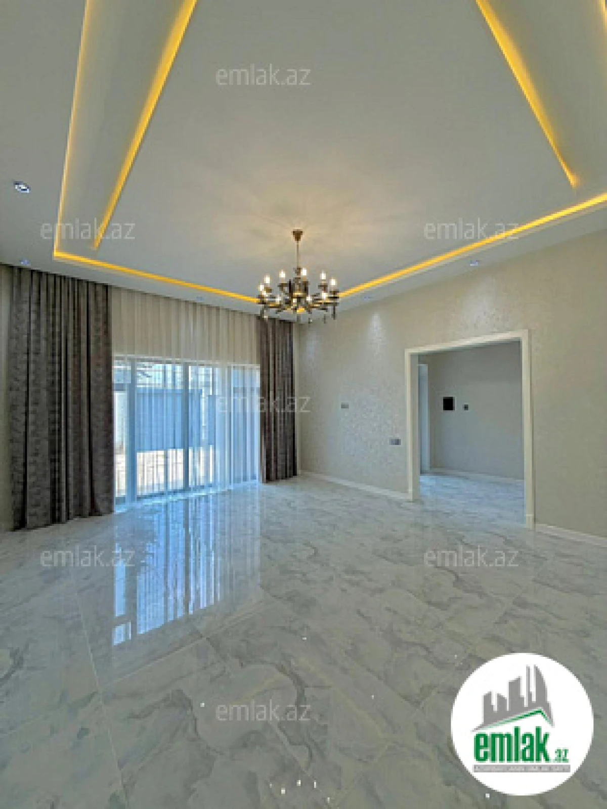Satılır 4 otaqlı mənzil 170 m²