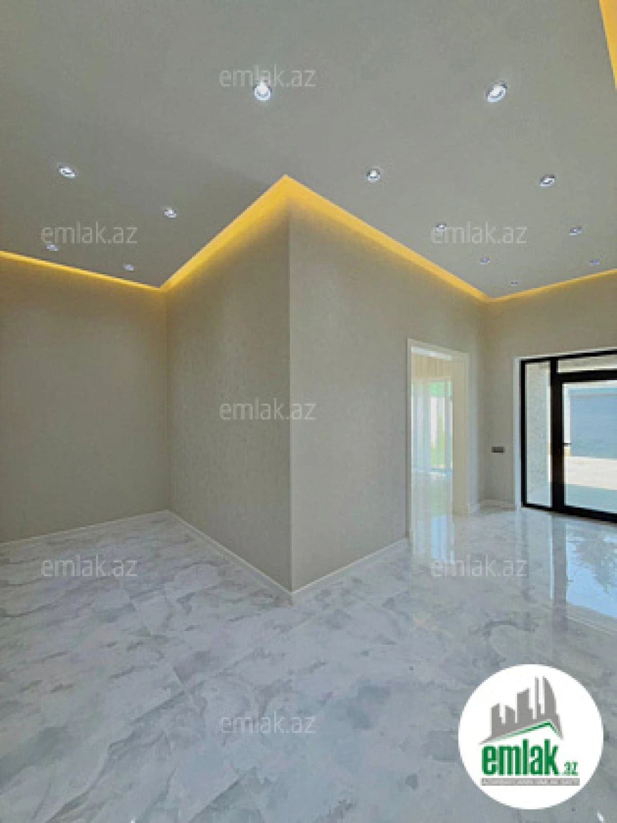 Satılır 4 otaqlı mənzil 170 m²