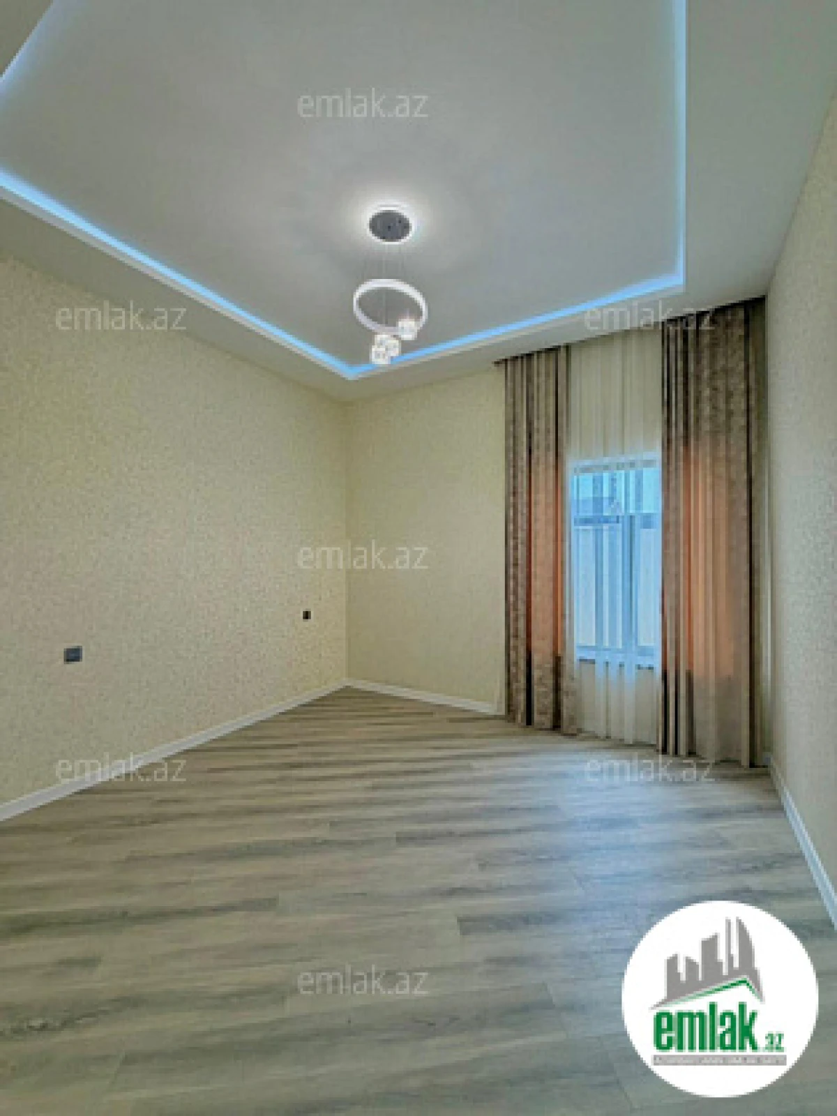 Satılır 4 otaqlı mənzil 170 m²