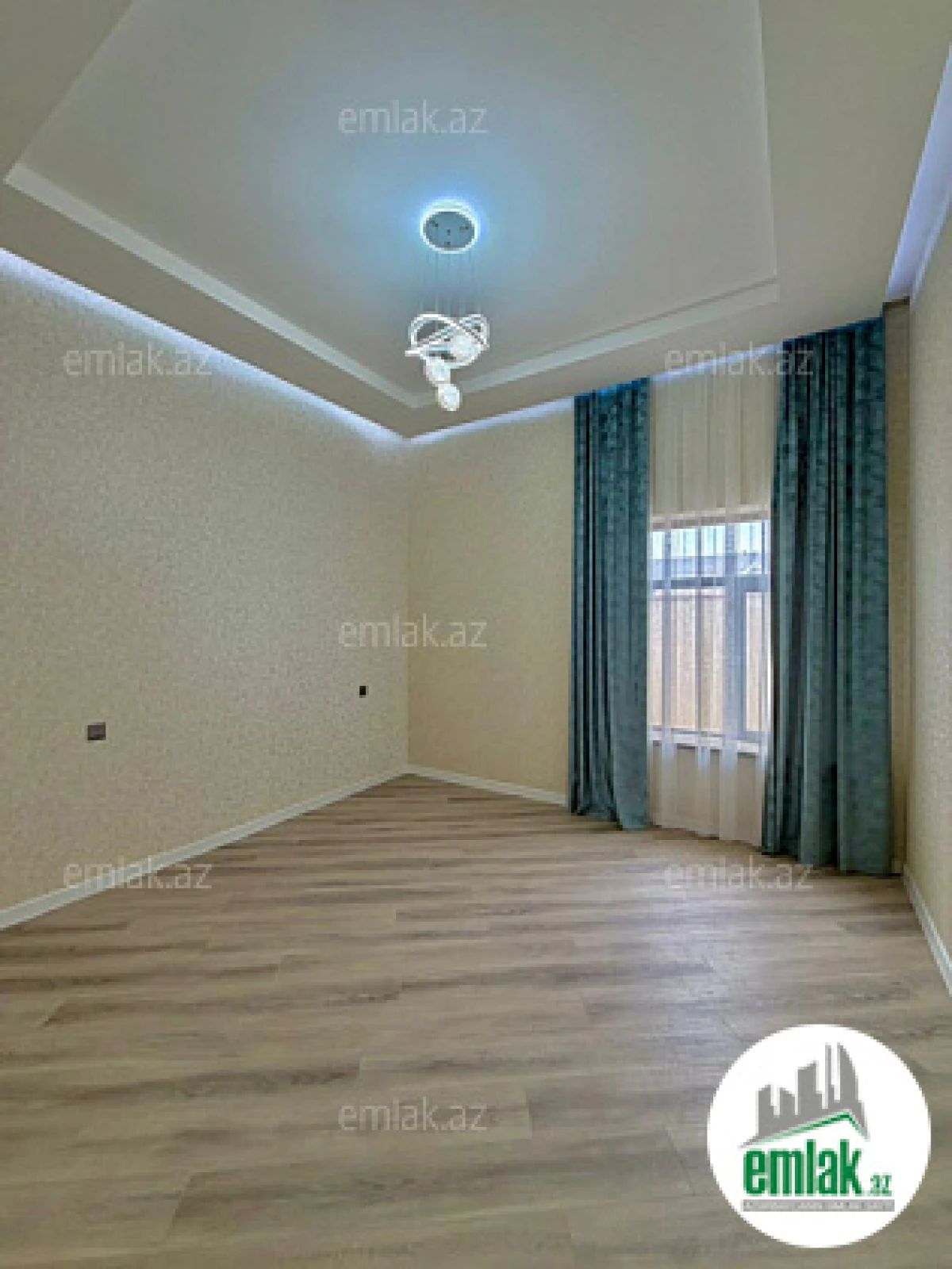 Satılır 4 otaqlı mənzil 170 m²