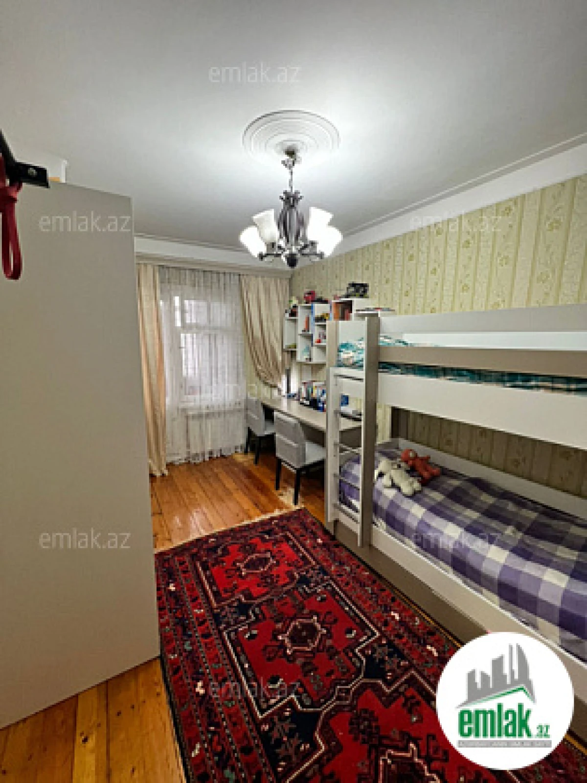 Satılır 3 otaqlı köhnə tikili 85 m²