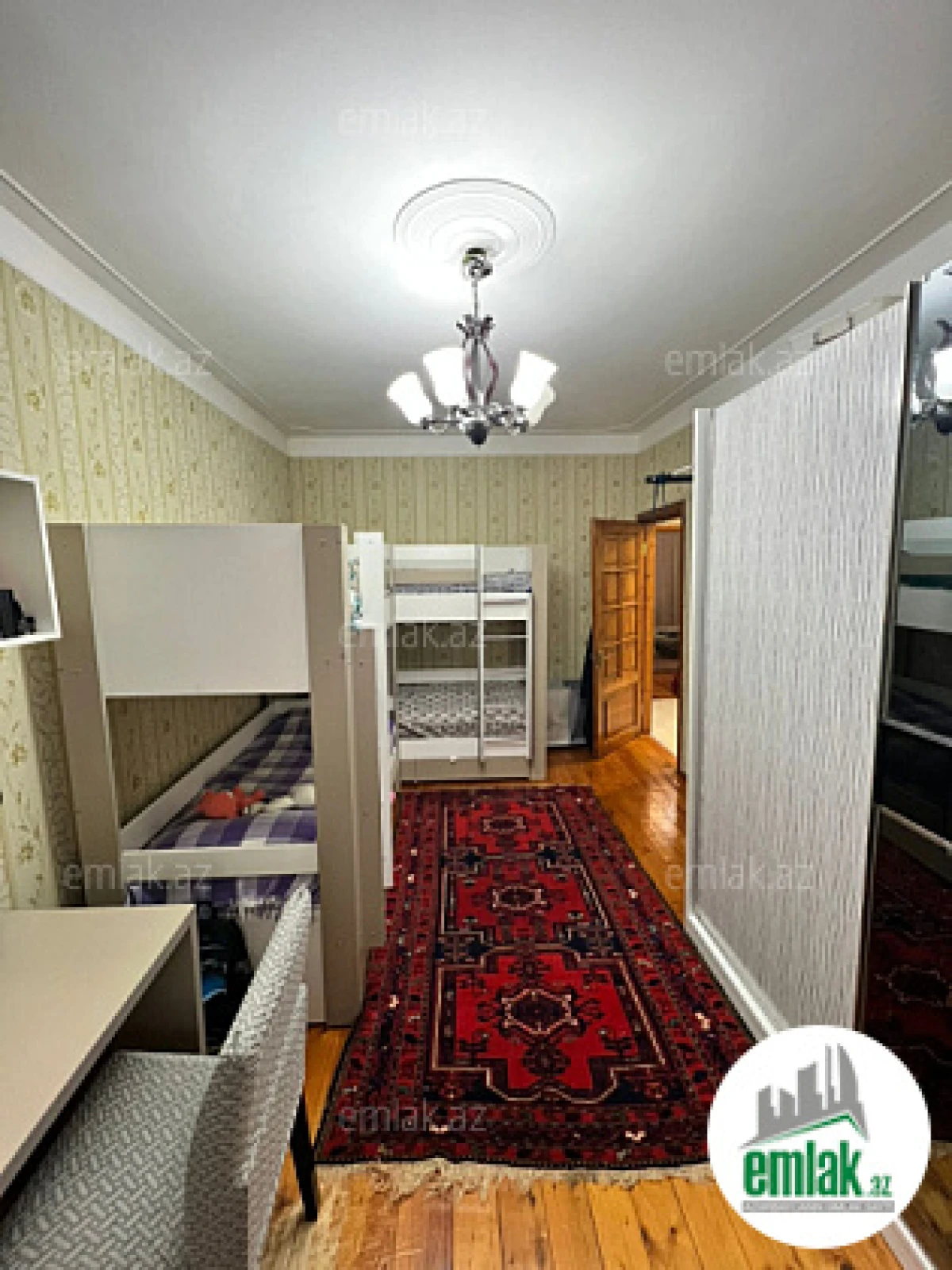 Satılır 3 otaqlı köhnə tikili 85 m²