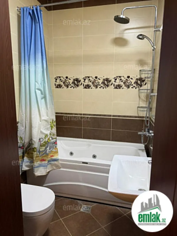 Satılır 6 otaqlı mənzil 207 m²