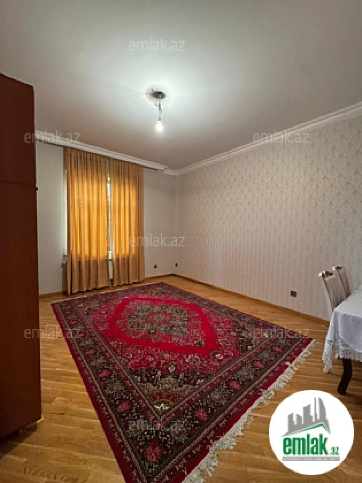 Satılır 6 otaqlı mənzil 207 m²