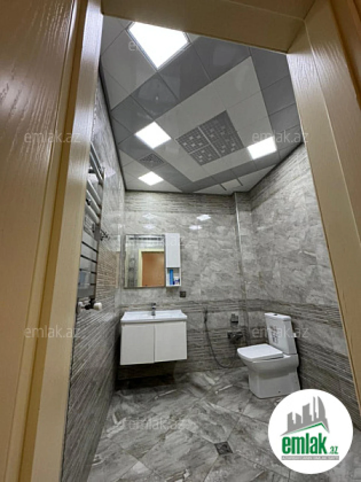 Satılır 6 otaqlı mənzil 207 m²